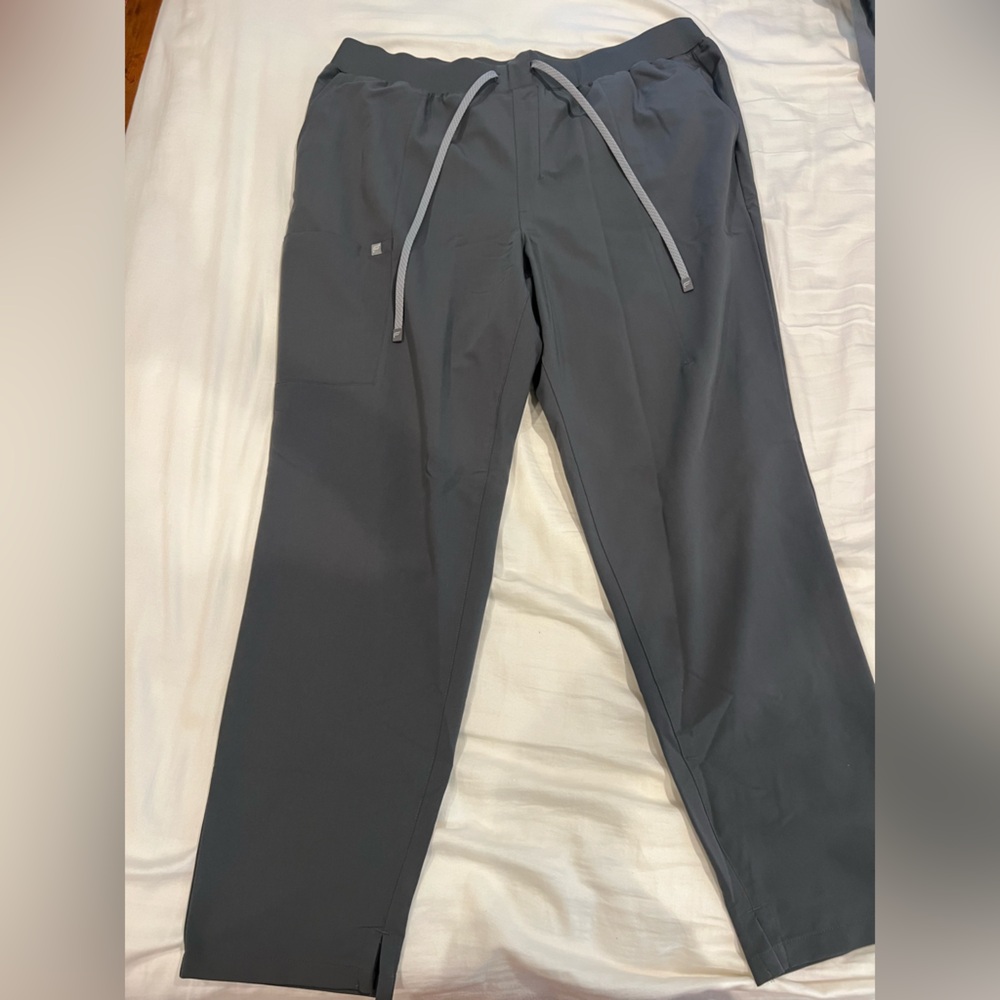 Women’s Fabletics Onyx Ion Scrub Pants
